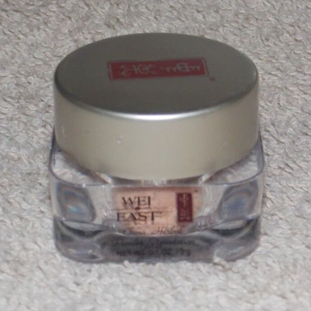 NEW Wei East Flawless China Herbal Powder Foundation .10 oz Travel Size